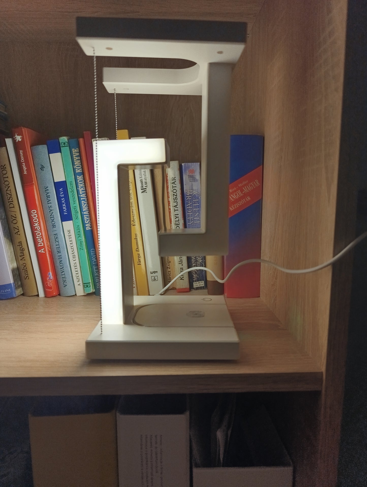 Lebegő Fényvarázs - Antigravitációs asztali lámpa